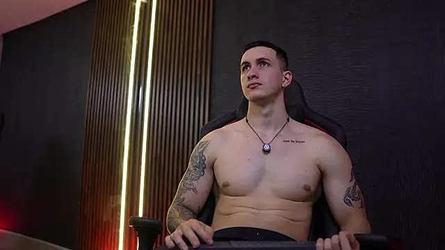 JacksonOlsenn online show from 02-10-26, 08:52