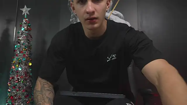 JacksonOlsenn online show from 12-17-25, 08:36