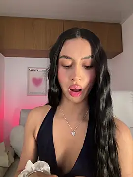 maddy bronw  online show from 10-29-25, 11:36