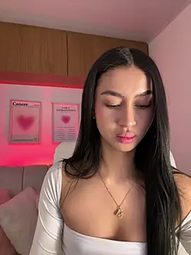 Snapshot of maddy_bronw_ chatting on 09-18-25, 11:19 maddy bronw online show from 09-18-25, 11:19