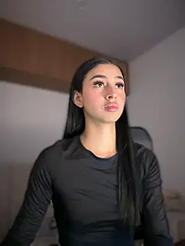 Snapshot of maddy_bronw_ chatting on 02-19-25, 02:23 maddy bronw online show from 02-19-25, 02:23