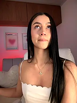 Snapshot of maddy_bronw_ chatting on 09-21-25, 12:49 maddy bronw online show from 09-21-25, 12:49