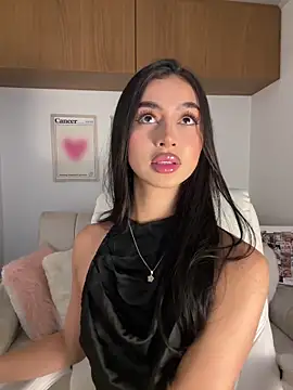Snapshot of maddy_bronw_ chatting on 05-16-26, 11:59 maddy bronw online show from 05-16-26, 11:59