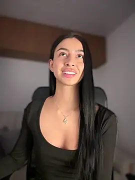 Snapshot of maddy_bronw_ chatting on 03-19-25, 03:52 maddy bronw online show from 03-19-25, 03:52