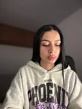 Snapshot of maddy_bronw_ chatting on 02-18-25, 12:05 maddy bronw online show from 02-18-25, 12:05