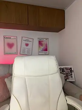 maddy bronw  online show from 03-30-26, 10:44