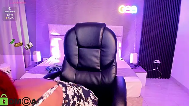 Cristal  adams online show from 10-07-25, 12:39