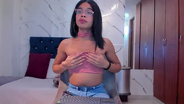 evelyn wine online show from 11-01-25, 03:17