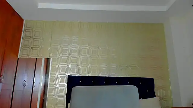 Snapshot of evelyn_wine chatting on 03-07-25, 01:07 evelyn wine online show from 03-07-25, 01:07