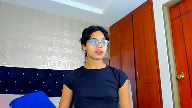 Snapshot of evelyn_wine chatting on 02-28-25, 07:46 evelyn wine online show from 02-28-25, 07:46