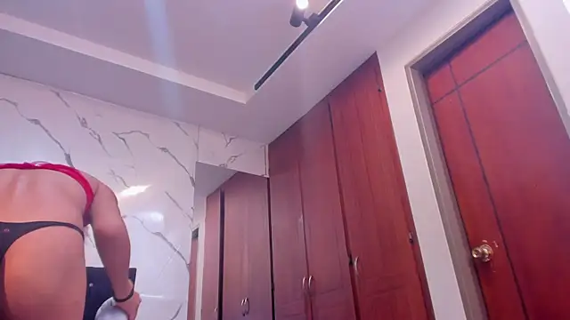 Snapshot of evelyn_wine chatting on 09-26-25, 07:10 evelyn wine online show from 09-26-25, 07:10