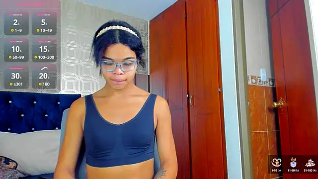 Snapshot of evelyn_wine chatting on 03-06-25, 07:10 evelyn wine online show from 03-06-25, 07:10