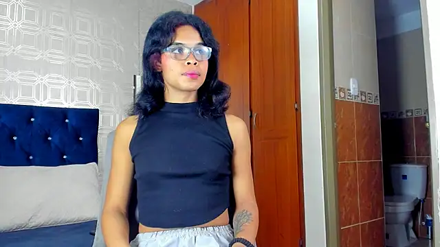 Snapshot of evelyn_wine chatting on 03-04-25, 08:05 evelyn wine online show from 03-04-25, 08:05