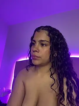Snapshot of NINA_18_YEARS chatting on 03-08-25, 01:50 NINA 18 YEARS online show from 03-08-25, 01:50