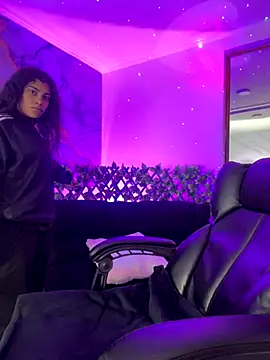 NINA 18 YEARS online show from 11-26-25, 10:21