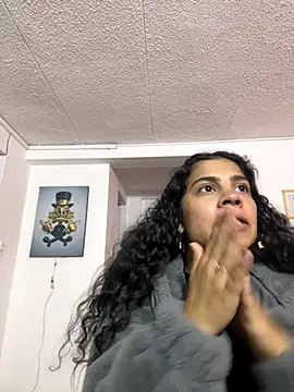 NINA 18 YEARS online show from 11-25-25, 08:42