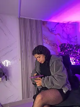 NINA 18 YEARS online show from 11-16-25, 07:51