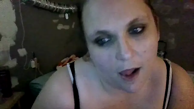 Snapshot of badbish777 chatting on 04-12-26, 07:39 badbish777 online show from 04-12-26, 07:39