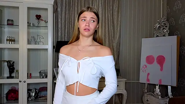 Snapshot of AnneFoxy chatting on 10-19-25, 07:33 AnneFoxy online show from 10-19-25, 07:33