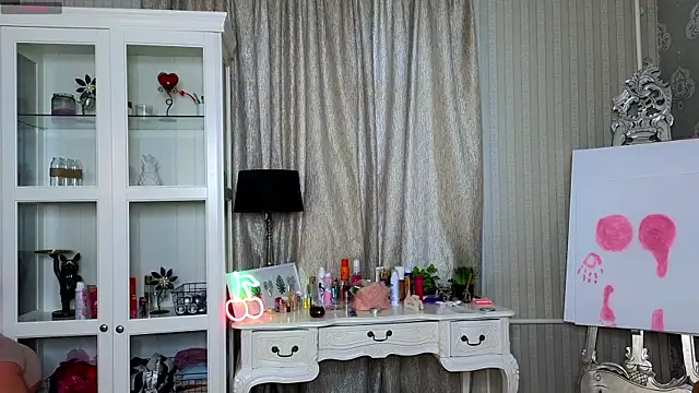 Snapshot of AnneFoxy chatting on 11-28-25, 07:52 AnneFoxy online show from 11-28-25, 07:52