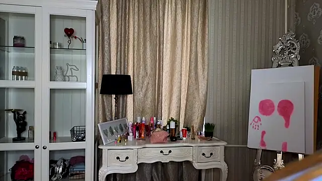 Snapshot of AnneFoxy chatting on 10-11-25, 07:20 AnneFoxy online show from 10-11-25, 07:20