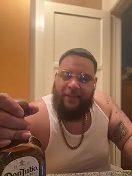 Snapshot of fatboyjayohh126 chatting on 04-19-26, 01:06 fatboyjayohh126 online show from 04-19-26, 01:06