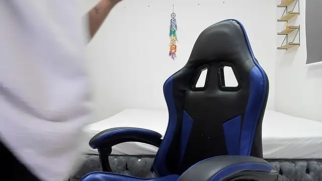 Samanthagax online show from 12-15-25, 11:49