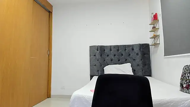 Samanthagax online show from 10-26-25, 09:04