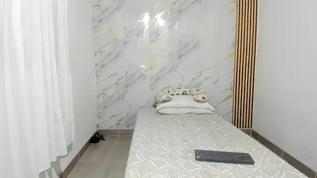 Snapshot of coralcarter1 chatting on 01-15-26, 02:15 coralcarter1 online show from 01-15-26, 02:15