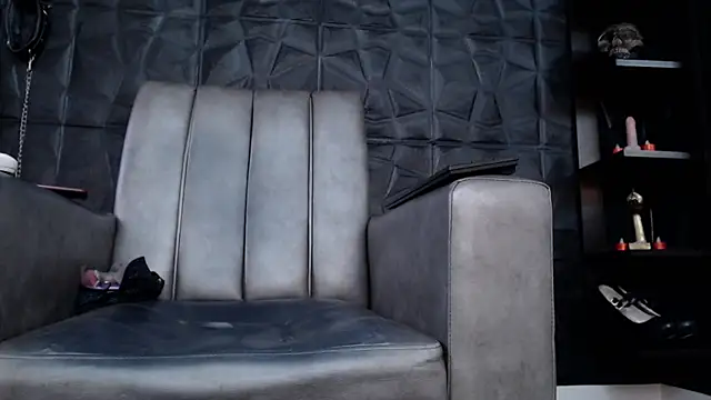 Agata Darkness online show from 09-17-25, 06:32