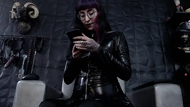 Agata Darkness online show from 04-06-26, 07:15