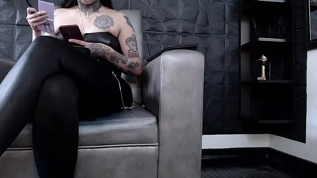 Agata Darkness online show from 10-03-25, 05:58