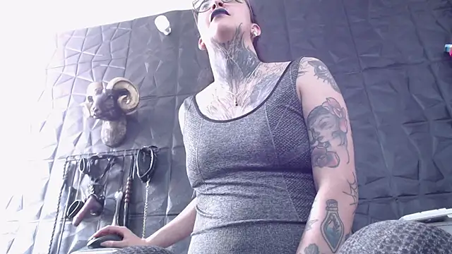 Agata Darkness online show from 04-14-26, 06:13