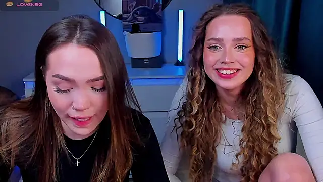 Evia r0se online show from 04-14-26, 03:50