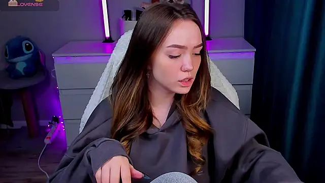 Evia r0se online show from 03-26-26, 05:50