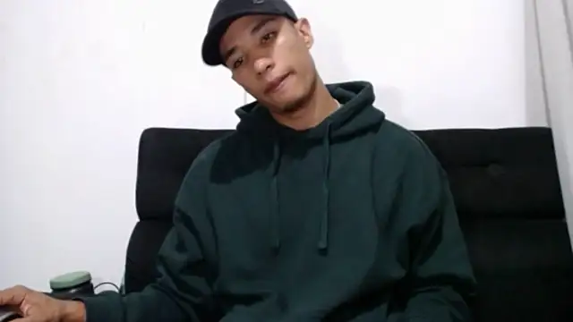 Snapshot of JacksonCooper1 chatting on 01-09-25, 05:02 JacksonCooper1 online show from 01-09-25, 05:02