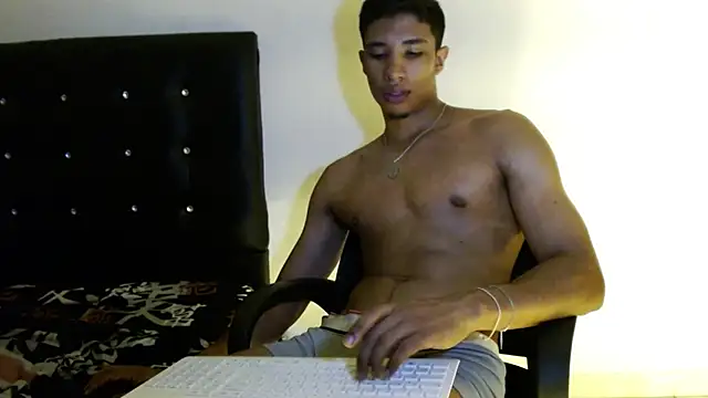 Snapshot of JacksonCooper1 chatting on 02-02-25, 10:46 JacksonCooper1 online show from 02-02-25, 10:46