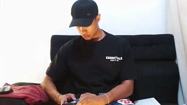 Snapshot of JacksonCooper1 chatting on 01-18-25, 03:53 JacksonCooper1 online show from 01-18-25, 03:53