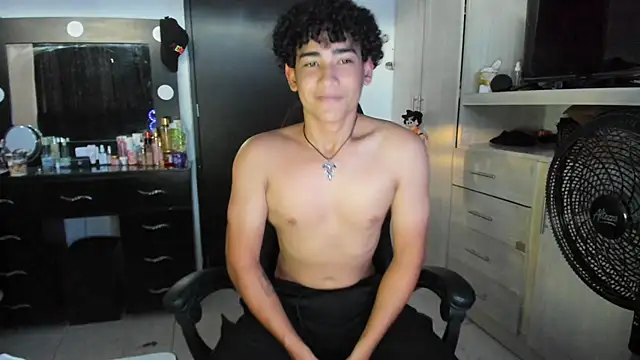 Snapshot of jake_willianss chatting on 05-31-26, 10:32 jake willianss online show from 05-31-26, 10:32
