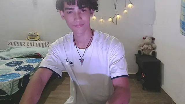 Snapshot of jake_willianss chatting on 12-04-24, 04:37 jake willianss online show from 12-04-24, 04:37