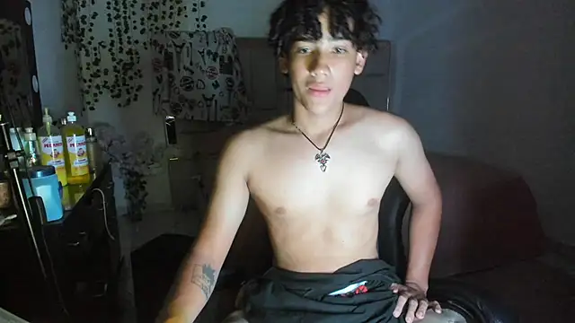 Snapshot of jake_willianss chatting on 12-19-25, 11:18 jake willianss online show from 12-19-25, 11:18