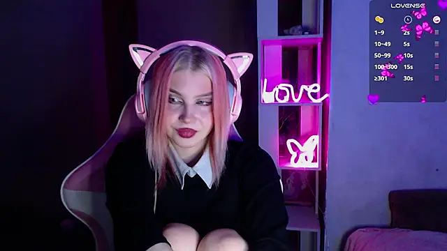 Snapshot of KittyAme chatting on 12-06-24, 06:22 KittyAme online show from 12-06-24, 06:22