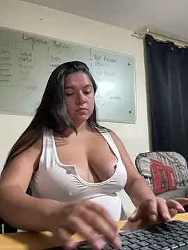Snapshot of Catherine_summer1 chatting on 01-07-25, 01:28 Catherine summer1 online show from 01-07-25, 01:28