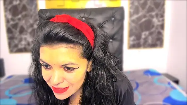 Snapshot of scarlett_w0lf chatting on 10-22-25, 02:38 scarlett w0lf online show from 10-22-25, 02:38