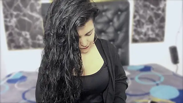 Snapshot of scarlett_w0lf chatting on 11-21-25, 02:05 scarlett w0lf online show from 11-21-25, 02:05