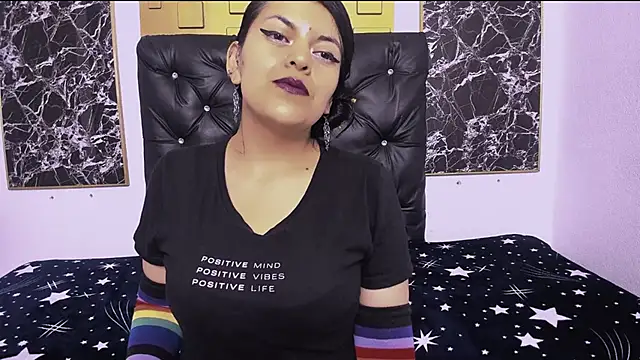 Snapshot of scarlett_w0lf chatting on 02-13-26, 03:01 scarlett w0lf online show from 02-13-26, 03:01