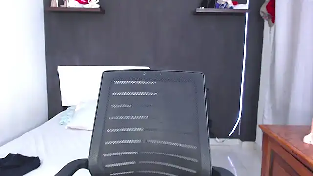 SusanLeroy online show from 04-12-26, 09:34