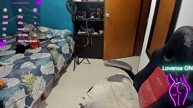 peanut tangerine online show from 09-20-25, 01:43