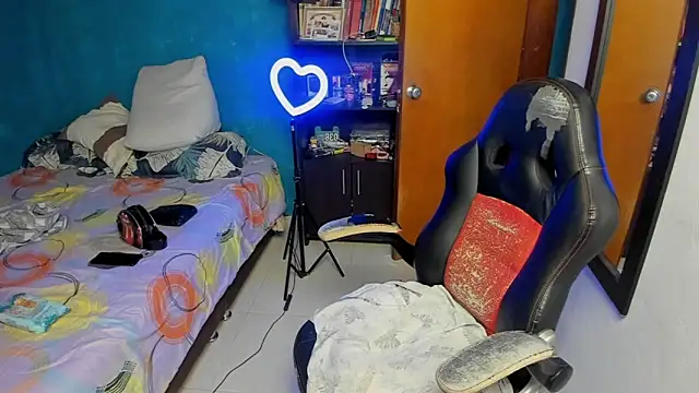 peanut tangerine online show from 12-14-25, 11:32