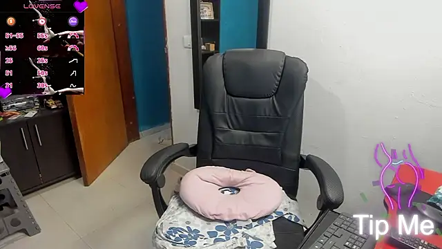 Snapshot of peanut_tangerine chatting on 02-07-26, 12:07 peanut tangerine online show from 02-07-26, 12:07